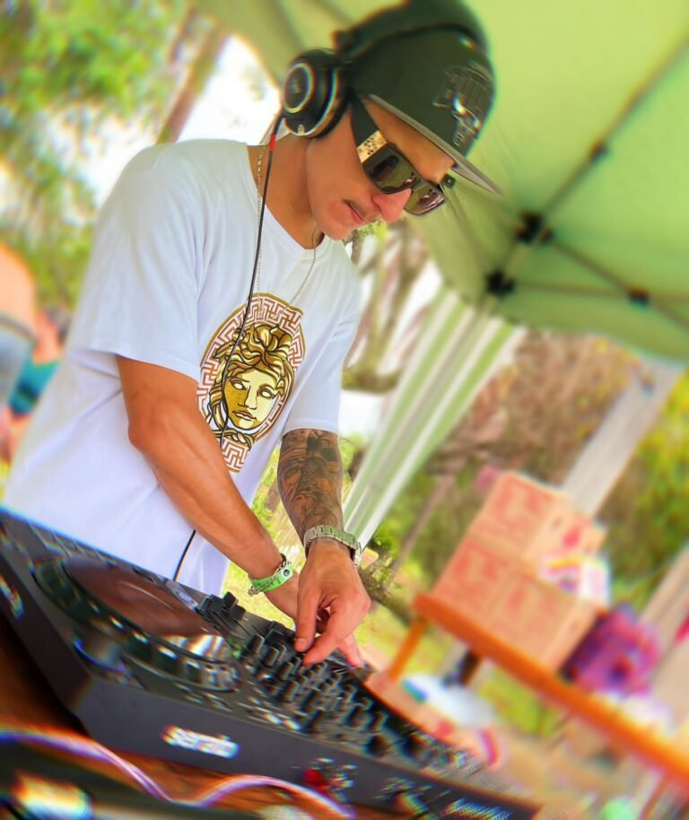 So quem se arrisca merece viver o extraordinário 🍃